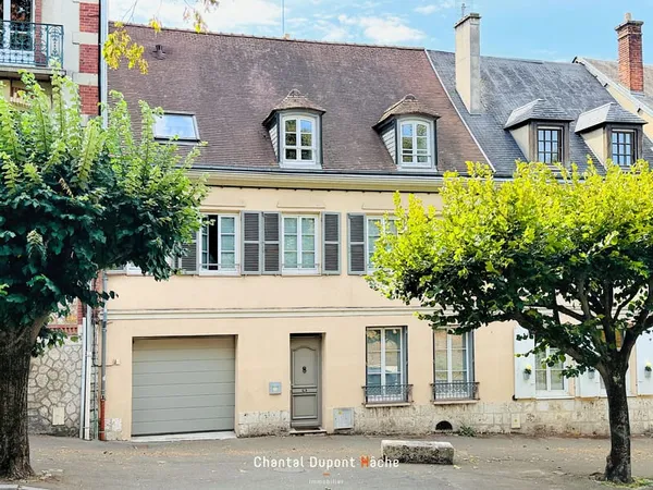 CHARTRES BUTTE DES CHARBONNIERS - Elégante maison de ville d