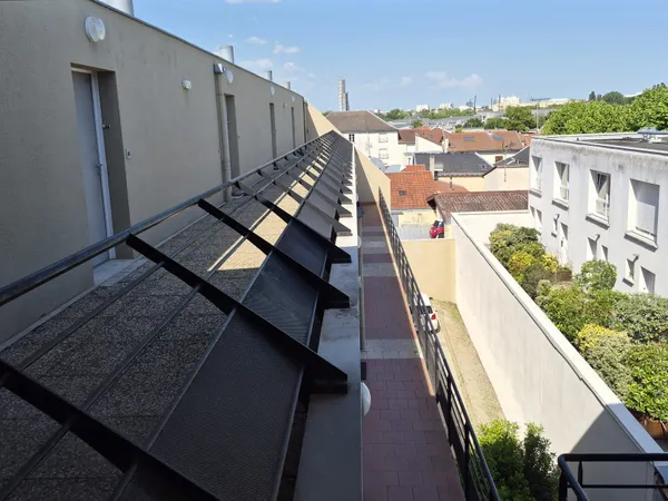 Idéal investisseur beau studio Courlancy