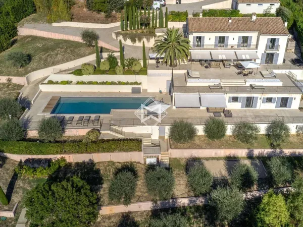 Villa 330 m²