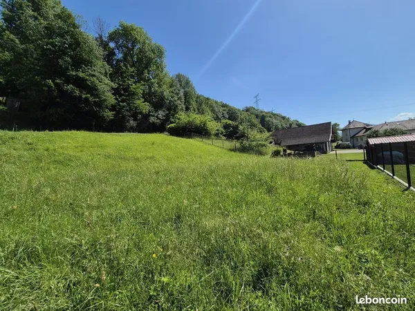 Terrain 712 m² La Table