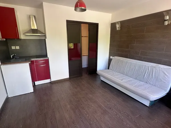 Achat studio rénové 18m2 sainte-savine