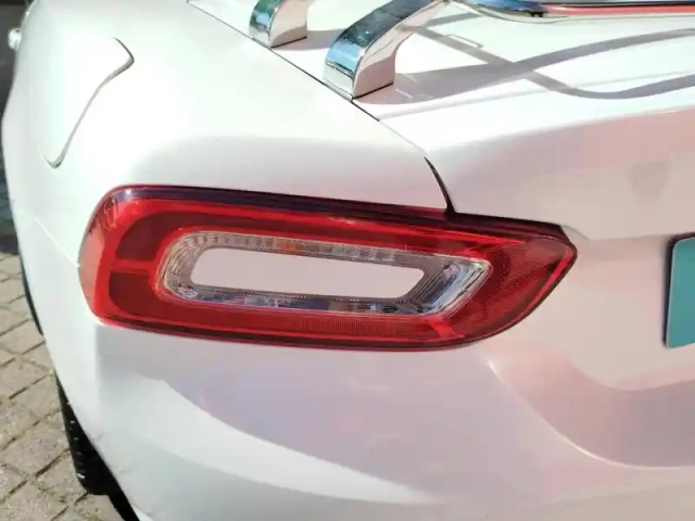 Fiat 124 Spider 1.4 multiair 140ch lusso plus — photo 23