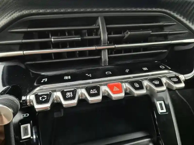 Peugeot 208 puretech 100 s&amp;s eat8 — photo 30