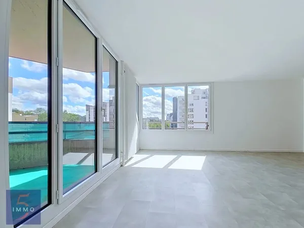 CHAMPS-SUR-MARNE - 77 M² - 2 CHAMBRES