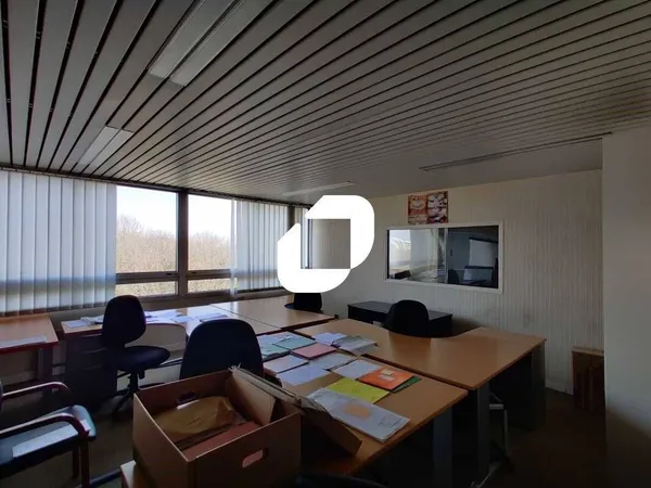 Bureaux 600 m²