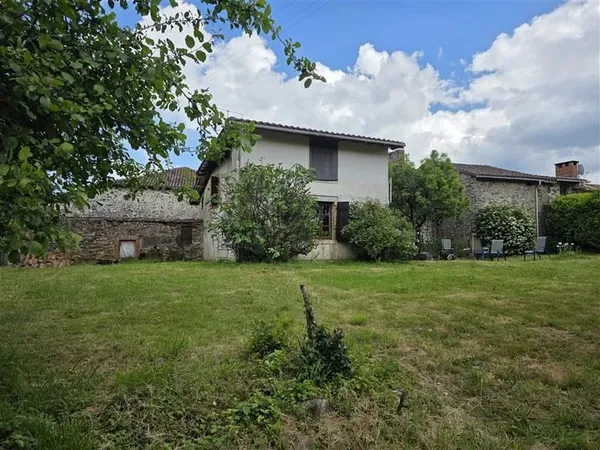 Maison de 5 chambres et maisons à rénover, St Christophe, 16