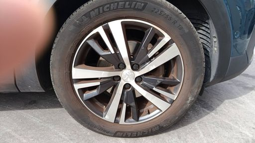 Peugeot 5008 1.2 PureTech 130 EAT6 - Allure – 2018 – 112488 km – Essence – Boîte Automatique — photo 22