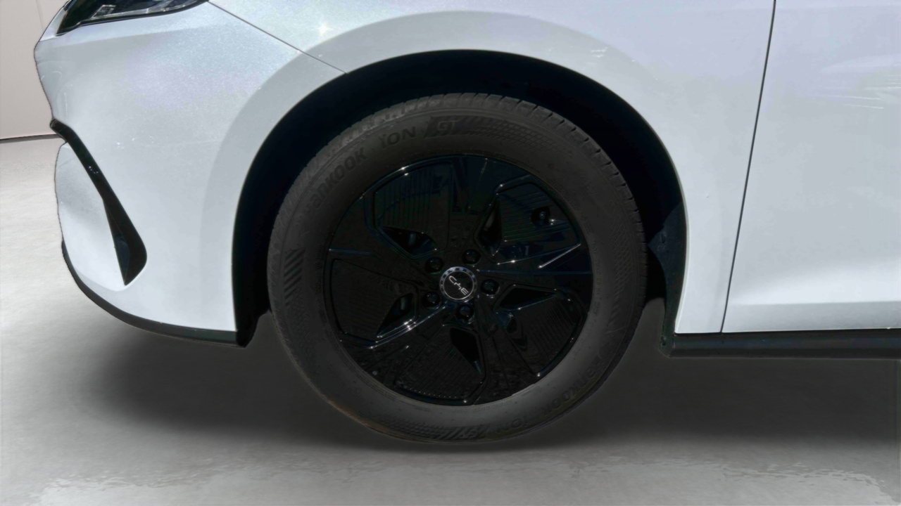 BYD Seal 6 Touring 1.5l DM-i 135 kW PHEV — photo 9