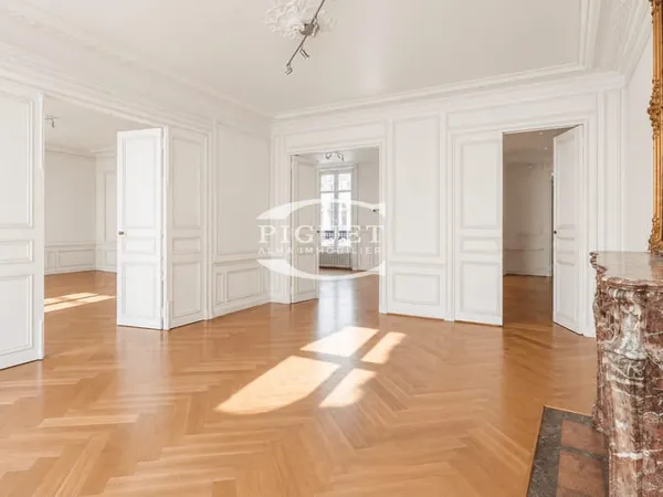 Appartement 7 pièces 200 m²