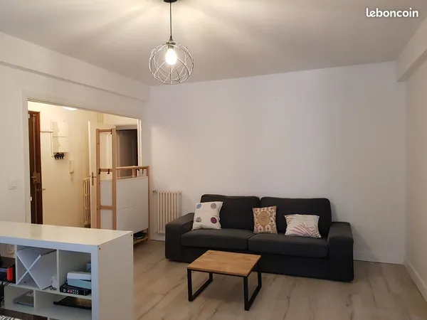 Appartement ensoleillé 90m² . 3 chambres
