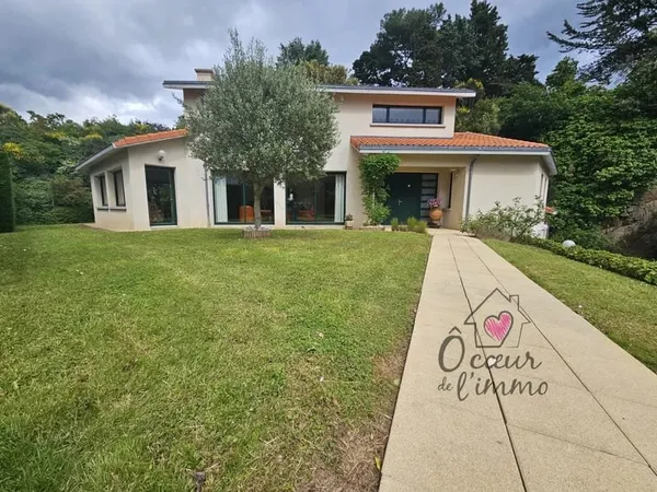 PROPRIETE DE 230M² SUR 1200M² DE TERRAIN