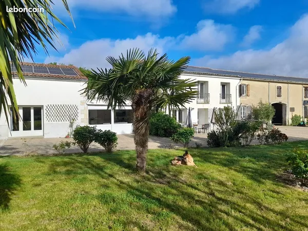Maison - 8 pieces - 250m²