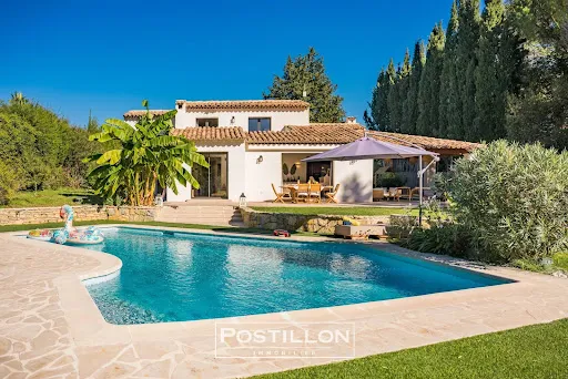 Villa 5 pièces 230 m²