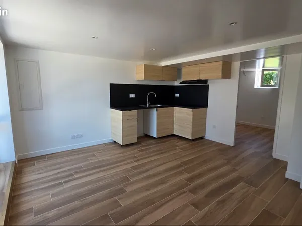 🏡 T2 de 33 m² avec terrasse et parking sécurisé - Corbeil-Essonnes - Proche gare 🚗✨