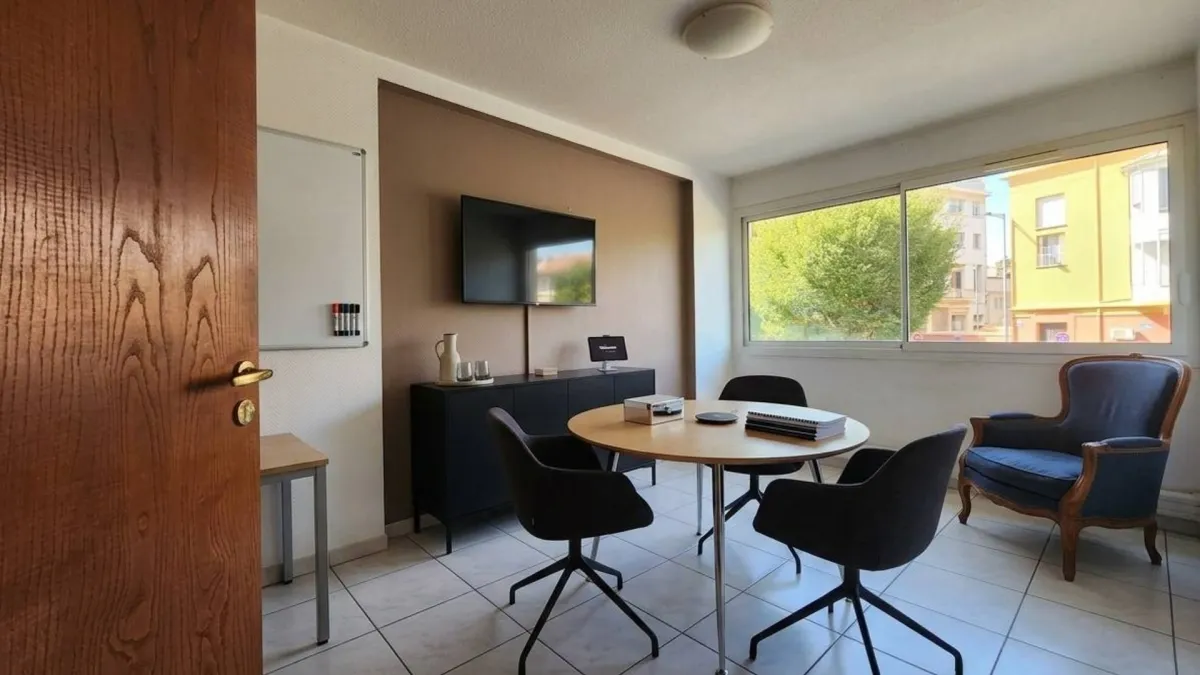 Photo 3