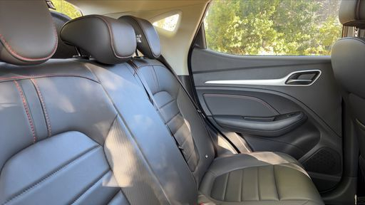 MG ZS 1.0 T-GDi 111 2WD BVA - Luxury – 2022 – 21393 km – Essence – Boîte Automatique — photo 34