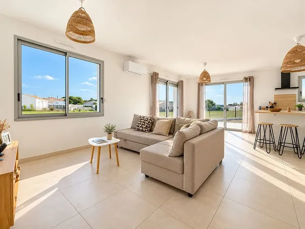 QUARTIER RÉSIDENTIEL - Maison récente de plain-pied de 92 m² avec terrasse & garage
