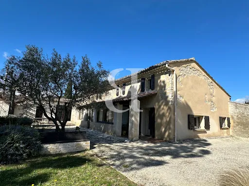Mas provençal 7 pièces 235 m²