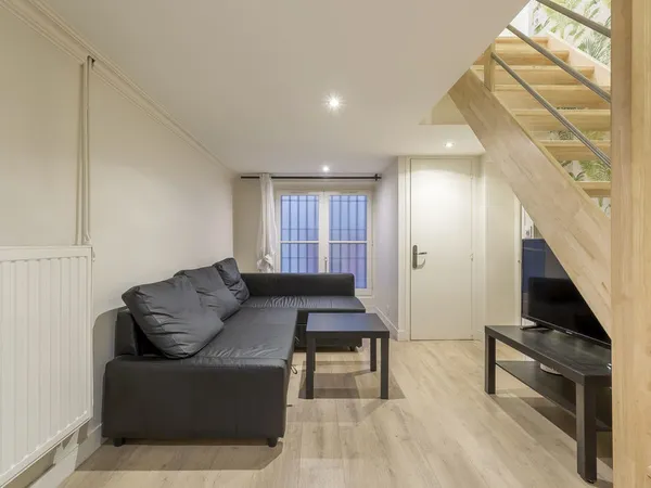 LOCATION A LA CHAMBRE AVEC DOUCHE ET LAVABO PRIVATIVE