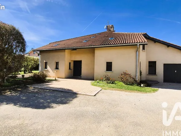 Maison 8 pièces 330 m²