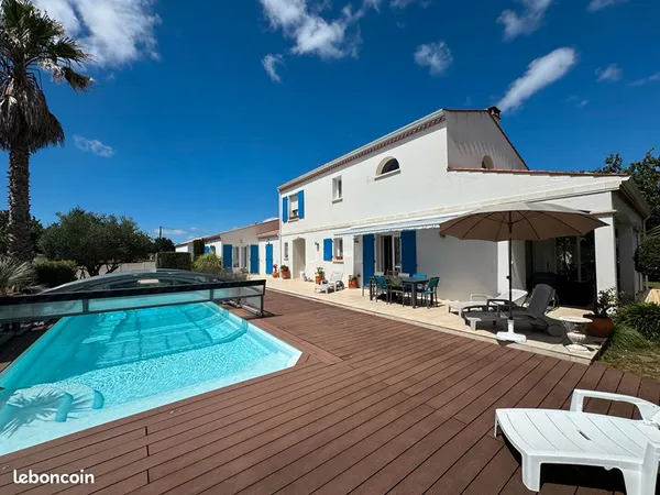 Villa 9 pièces 230 m²