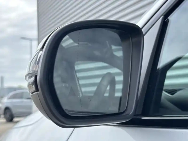 Mercedes Gla 200 d amg line — photo 16