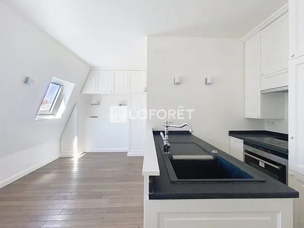 PARIS 8 -SAINT AUGUSTIN - MAIRIE - STUDIO 1 pièce(s) 16.81 m2