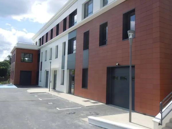 Local d'activité 260 m²