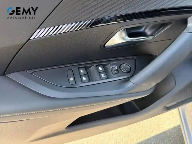 Peugeot 2008 electrique 54 kwh 156 ch — photo 12