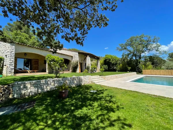 Maison de 191m2 à louer sur Tourrettes-sur-Loup