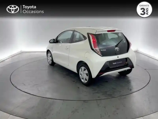 Toyota Aygo 1.0 vvt-i 72ch x-play 3p — photo 2