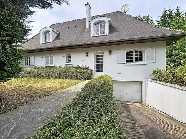Sucy-en-Brie - Clos de Ville | Maison familiale de 210 m² avec piscine sur 1 310 m² de terrain