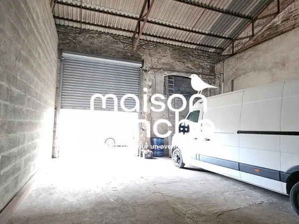 HANGAR 200M2