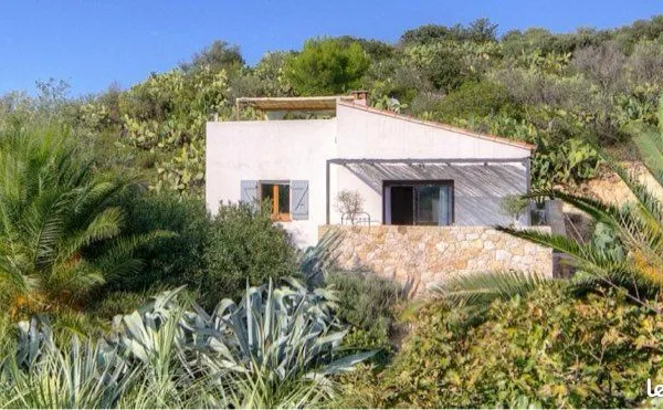 Loue mini villa T3 tout inclus de novembre à avril à Lumio