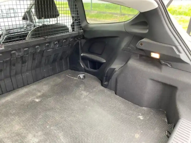 Ford Fiesta affaires 1.5 tdci 85ch s&amp;s trend — photo 28