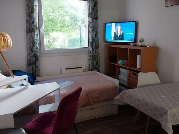Studio meuble 18m2 LA DOUA tram INSA
