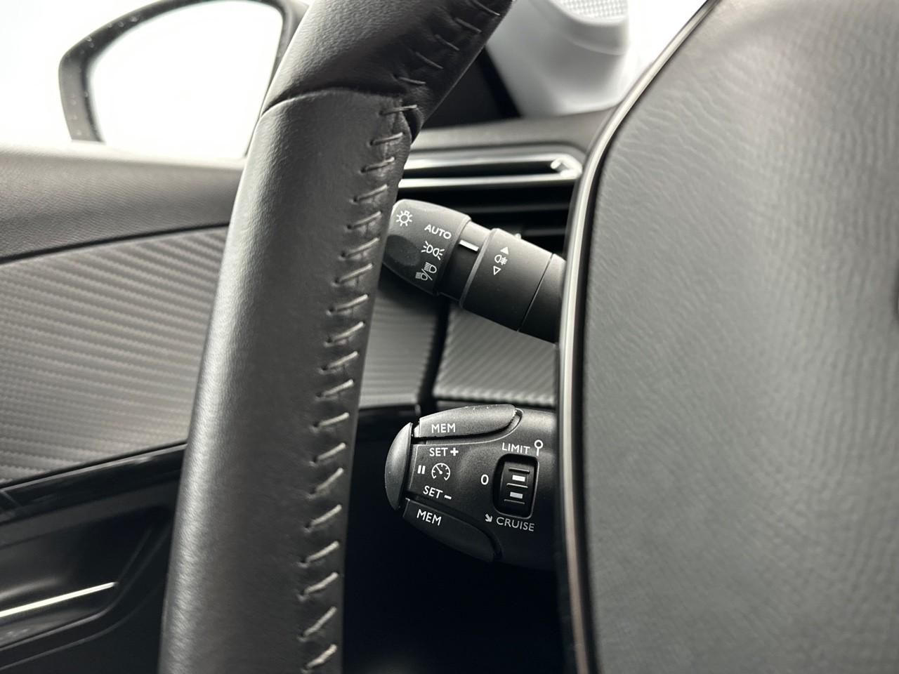 Peugeot 208 puretech 100 s&s bvm6 style — photo 19