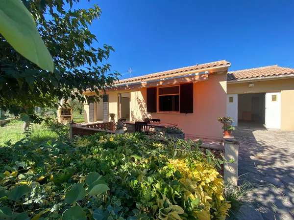 A VENDRE A VIDAUBAN MAISON DE PLAIN-PIED TYPE 4 AVEC TERRAIN ET GARAGE