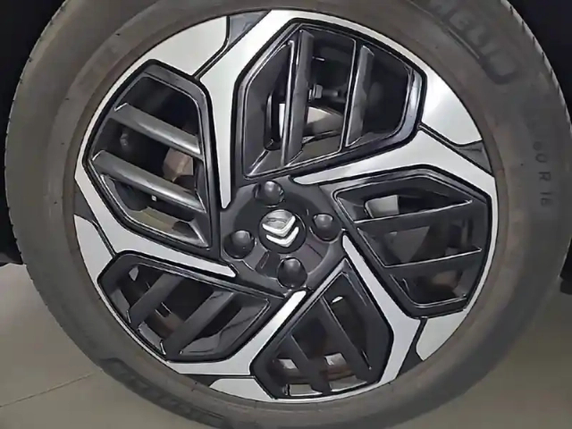 Citroën C4 puretech 130 s&amp;s eat8 — photo 34