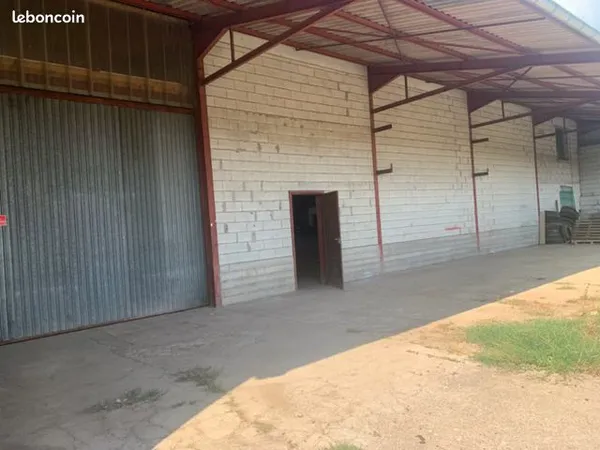 LOUE BÂTIMENT INDUSTRIEL 365m²