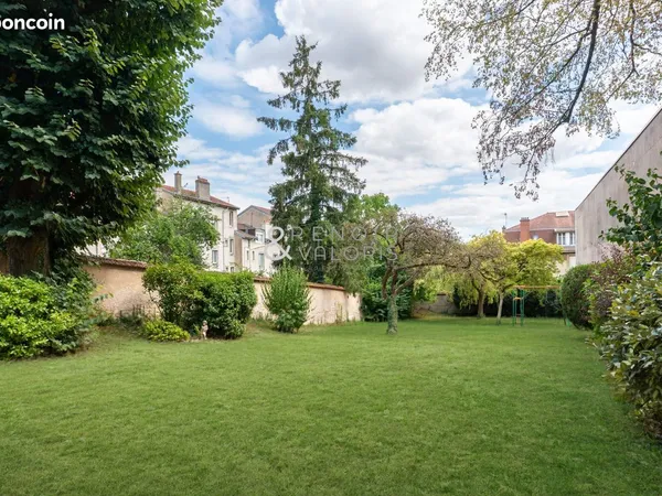 Propriété 10 pièces 325 m²