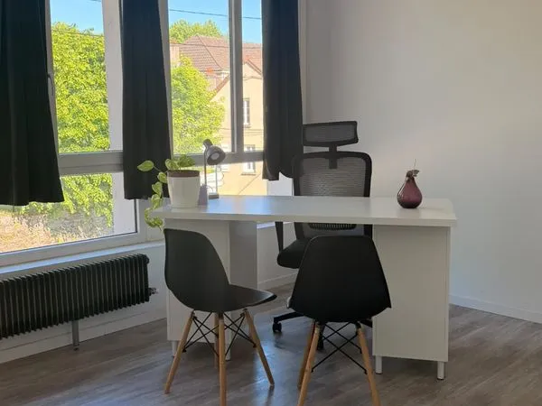 Bureau individuel en coworking - Location journée, mois, année