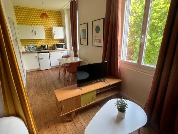 Studio 22 m² rénové & meublé - Saint-Nazaire - à l'année ou au mois