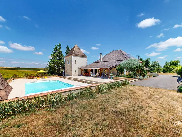 Maison 6 pièces 258 m²