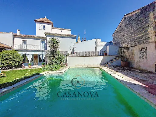 Maison 11 pièces 308 m²