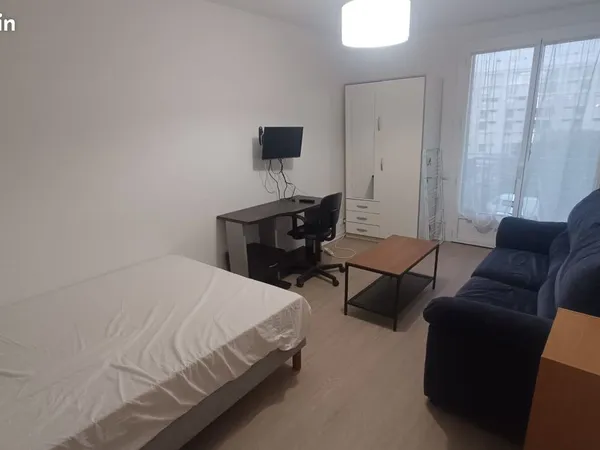 Studio meublé 30 m² tout équipé avec balcon et parking (Arènes / Patte d'Oie)