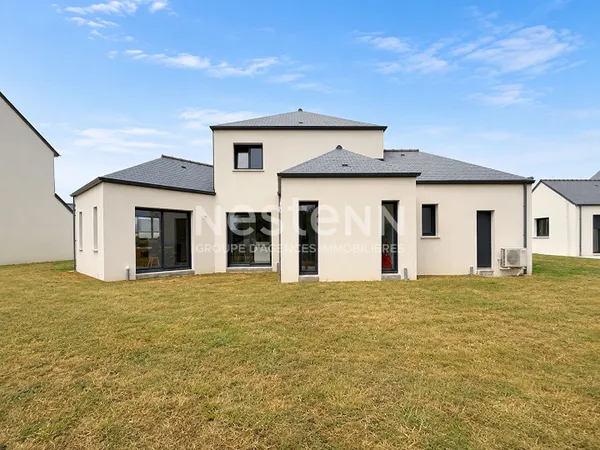Maison contemporaine de 2025 à vendre à LOCMINE, 5 chambres, garage et son jardin de 720 m²