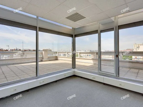 Bureau 150 m²
