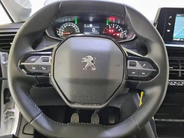 Peugeot 208 puretech 100 s&amp;s bvm6 — photo 9