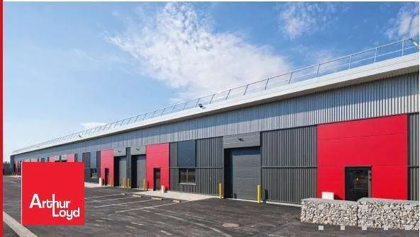 A louer cellule d'activités mixtes 262m² à Dreux
